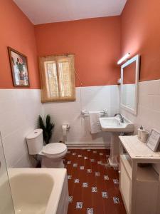 Ένα μπάνιο στο Casa rural Cortijo el Chamorro