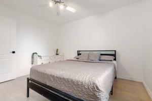 Postel nebo postele na pokoji v ubytování Top Rated Vacation place Montreal