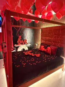 Galeriebild der Unterkunft Jacuzzi Suites in Halifax + 40 Fotos