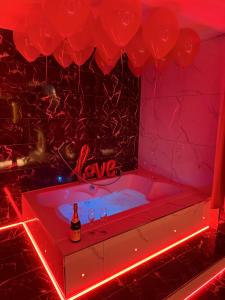 Galeriebild der Unterkunft Jacuzzi Suites in Halifax