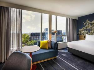 Cama o camas de una habitación en Novotel Melbourne Preston 139 fotos más