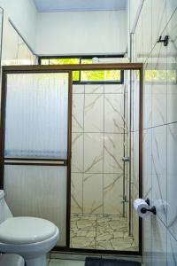 Ένα μπάνιο στο Deer Apartments Bahía Ballena