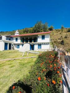 Zahrada ubytování Deodar Village Homestay Devalsari