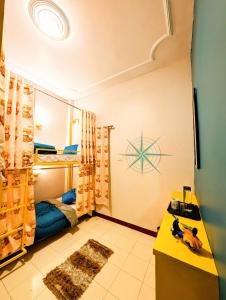 Postel nebo postele na pokoji v ubytování Hidden Monkey Hostel, Chet Singh Ghat, Varanasi