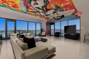 StripViewSuites Ultimate Luxury Penthouses Full Strip View & Balcony ... - Luxury Rentals With Balcony In Las Vegas