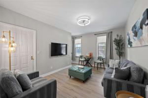 Et tv og/eller underholdning på The Luxe Pearl Residences - 8ppl