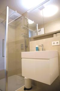 Koupelna v ubytování Beautiful Exclusive Studio in Cloche d'Or