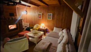 Ruang duduk di Astrolipa