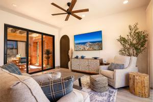 Posezení v ubytování Inviting 2BR Condo in Mavila Resort at Quivira