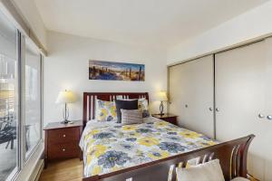 Ένα ή περισσότερα κρεβάτια σε δωμάτιο στο Newmark Condo Suite +24 φωτογραφίες