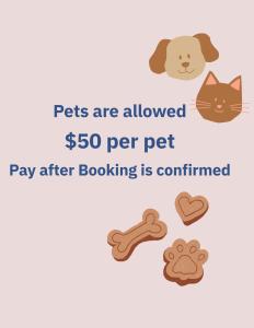 Una caricatura de un perro y un gato y huesos de perro. en Entire Private 3-BR Ranch-Style with Backyard, Crib, King Bed, and Free Parking, Available Now, en San Diego