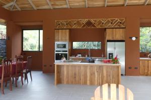 Dapur atau dapur kecil di Hacienda las colinas
