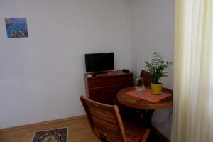 Imagen de la galería de Dobra Apartments, en Trogir