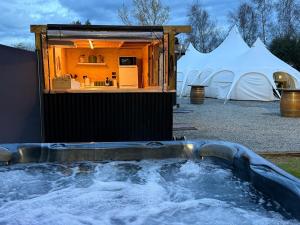 Fotografie z fotogalerie ubytování Forest Hillside Glamping Retreat 