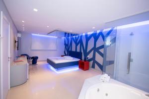 Bilik mandi di Motel L'amour