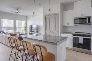 Η κουζίνα ή μικρή κουζίνα στο FeeLatHome l Rosenberg l Lakeview