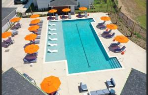 Πισίνα στο ή κοντά στο FeeLatHome l Rosenberg l Lakeview