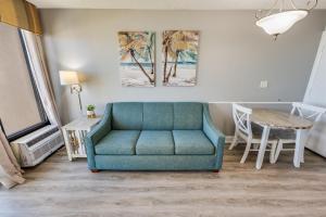 Khu vực ghế ngồi tại Newly Added, Oceanfront Condo, Direct View, Pools!