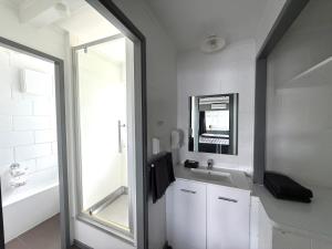 Kuchyň nebo kuchyňský kout v ubytování Central Court Motel + 64 fotografií