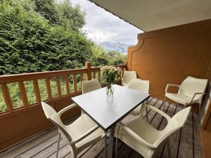 Μπαλκόνι ή βεράντα στο Appartement de standing 6 pers avec piscine et parking - FR-1-836-3