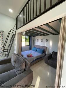 Postel nebo postele na pokoji v ubytování Homestay Studio TOKAYOH