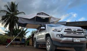 Galería fotográfica de Island Escape Plus Rooftop Camper Glamping Gear Included en Anahola 2 fotos más