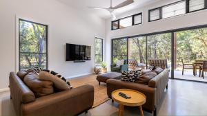 TV a/nebo společenská místnost v ubytování Sea Stone Rest - Sunrise at 1770