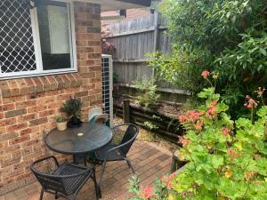 Fotografie z fotogalerie ubytování Chic Stylish Granny Flat with Stunning Garden View at MC 2079 v destinaci Mount Colah