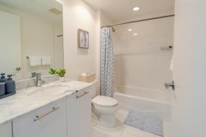 Φωτογραφία από το άλμπουμ του Blue Harbour Amazing views 5 min downtown σε Φορτ Μάγιερς