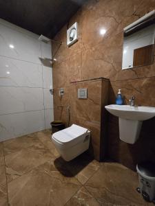 Koupelna v ubytování Woodshade resort