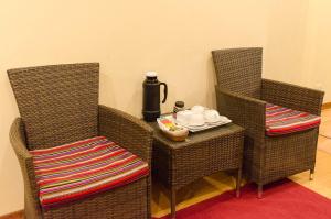 A seating area at Cusco Bed and Breakfast