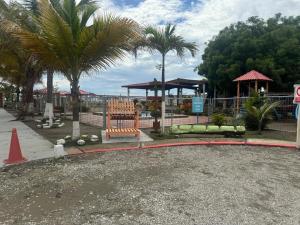 Fotografie z fotogalerie ubytování Casa en urbanización privada a 2 minutos caminando de la playa, Vía a Data v destinaci Playas