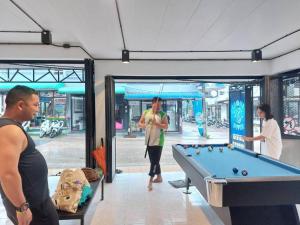 タオ島にあるCzone Hostelの一団 +35枚の写真