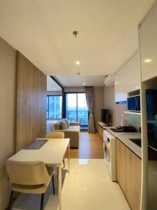 Nhà bếp/bếp nhỏ tại Once芭提雅市中心顶级豪华公寓超美无边泳池