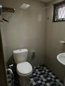 Ένα μπάνιο στο C'est La Vie +4 φωτογραφίες