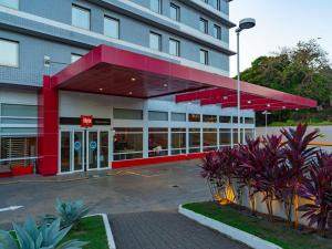 a large building with at ibis Manaus Aeroporto in Manaus