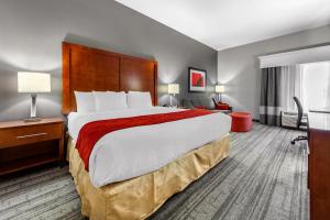 Postel nebo postele na pokoji v ubytování Comfort Inn Kearney I-80