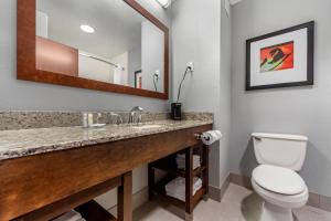 Koupelna v ubytování Comfort Inn Kearney I-80