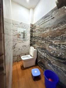 Koupelna v ubytování Trishul Residency