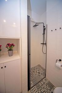 Kúpeľňa v ubytovaní Maya's Flats & Resorts 61 - Love Bridge + 31 fotografií