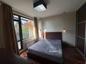 Photo de la galerie de l'établissement Yarema Forest House, à Yarema residence zone 13 autres photos