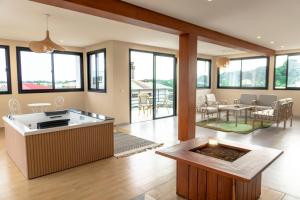 Χώρος καθιστικού στο Villa M