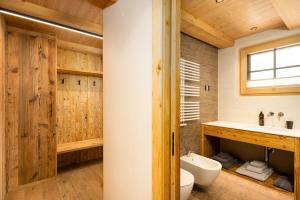Koupelna v ubytování Chalet Silene + 12 fotografií