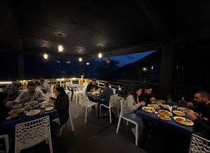 Φαγητό σε αυτό το ξενοδοχείο ή κάπου εκεί κοντά