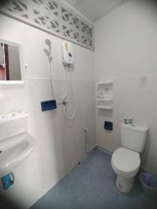 Ванная комната в Laem Klong sae view +79 фотографий