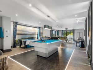 Biliár nebo kulečník v ubytování Suaimhneas Castle Demesne