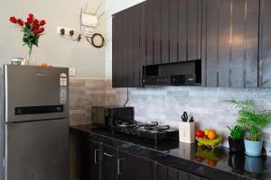 Kuchyň nebo kuchyňský kout v ubytování The Salty Soul A cozy Two Bedroom apartment