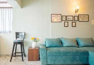 Posezení v ubytování The Salty Soul A cozy Two Bedroom apartment