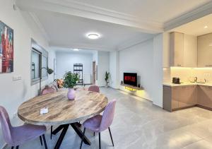 Kuchyň nebo kuchyňský kout v ubytování Athens Riviera City Escape + 2 fotografie