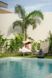 Bazén v ubytování Karma Shana Residence nebo v jeho okolí + 59 fotografií